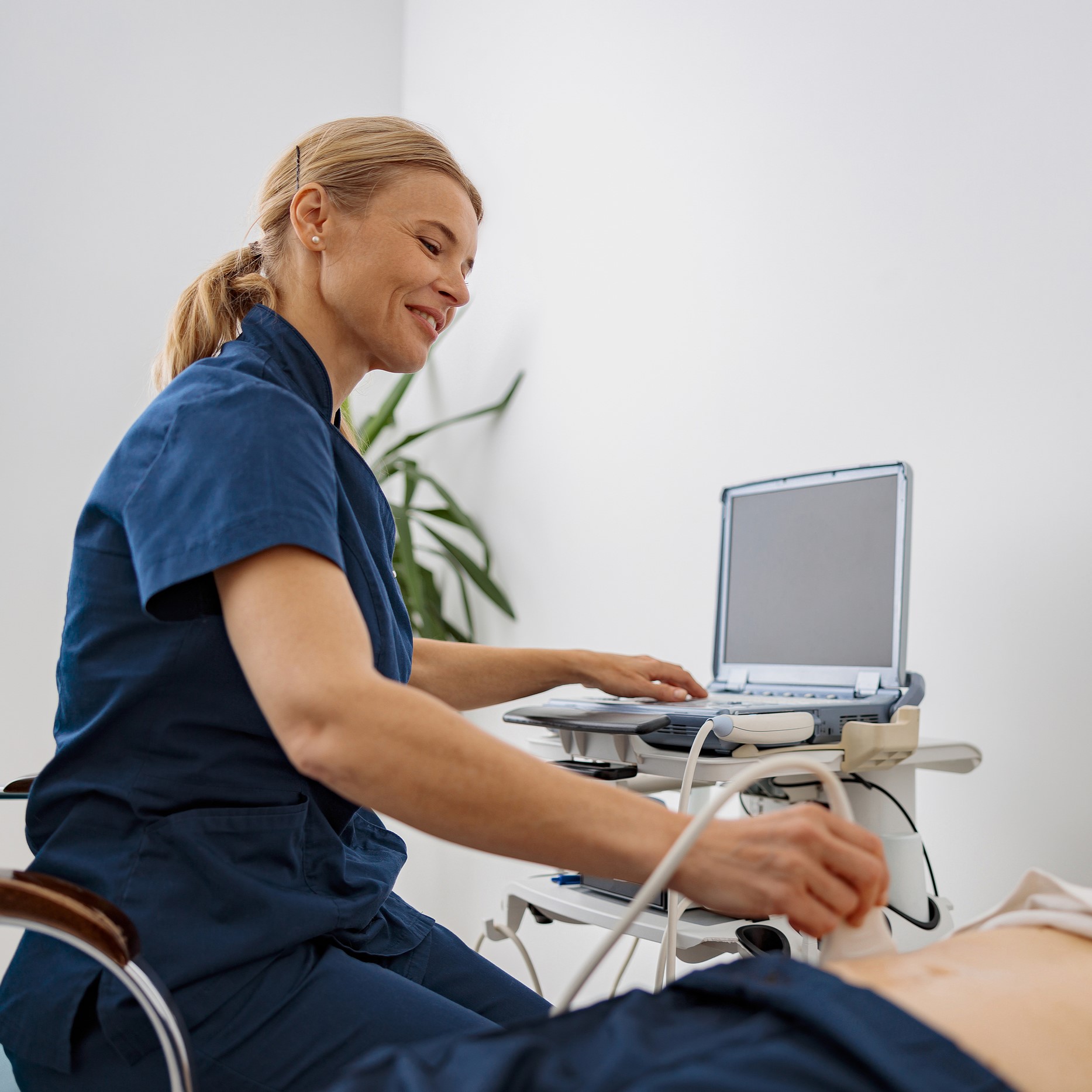 A woman getting a free ultrasound in Cedar Rapids, Iowa