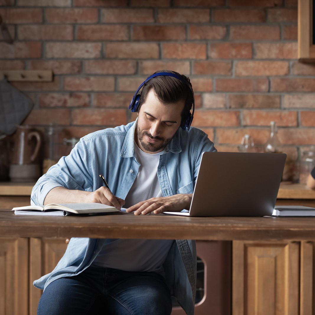 Man contacting Bridgehaven Pregnancy Support Center for Support for Men in Cedar Rapids, Iowa