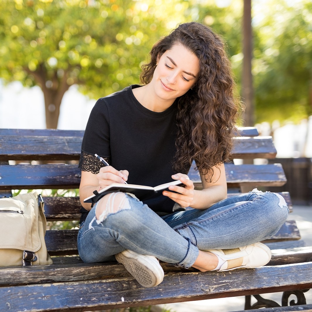 A Iowa woman searching on her laptop "How Does the Abortion Pill Work?"